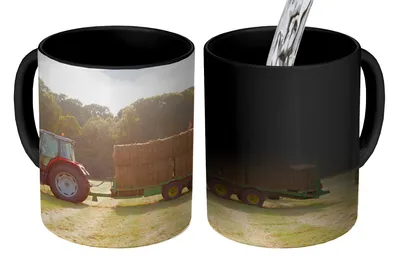 Obrázok produktu pre KitchenYeah® Magický hrnček Magický hrnček Magický traktor - príves - seno 350 ml hrnček na zmenu farby nápad na darček - magický hrnček - fotohrnček - keramické hrnčeky - obrázky - hrnček na kávu - hrnček na nápoje -