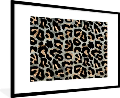 Produktbild von MuchoWow® Gerahmtes Poster Pantherdruck - Schwarz - Braun - Luxus 90x60 cm - Poster mit Schwarzem Bilderrahmen Wandposter Rahmen Foto Bilder - Wanddekoration - Fotos