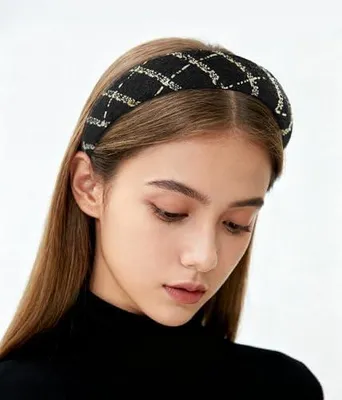 Produktbild von Breiter, gepolsterter Haarreif aus Tweedstoff für Damen in Schwarz