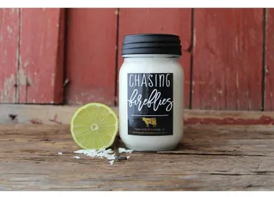 Immagine prodotto di Candela profumata MILKHOUSE "Chasing Fireflies", barattolo in stile rustico (368 g)