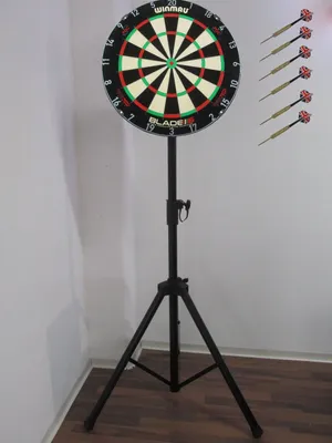 Produktbild von Winmau Blade 6 Triple Core PDC + Dartständer Dartboard Darts Ständer + 6 Pfeile