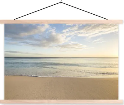 Produktbild von MuchoWow® Textilposter Strand - Wasser - Wolken 120x80 cm mit holzfarbenen Rahmen - Aufhängeset
