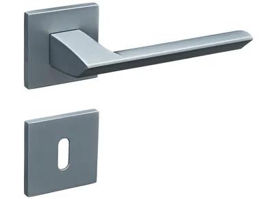 Produktbild von Gavroche Türgriffe Silber Matt Chrom Set BB  Türklinken für Innentüren  Drückergarnitur für Zimmertür mit eckiger Rosettengarnitur aus Aluminium