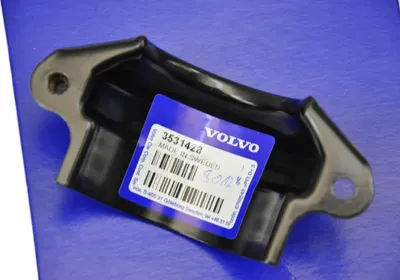 Image de VOLVO 850 Nouveau goulot de remplissage du réservoir de carburant d'origine chez un concessionnaire agréé