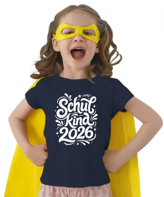 Productafbeelding van Schoolkind 2026, start van de basisschool, eerste schooldag, schooltas, kindert-shirt, marineblauw, maat 140