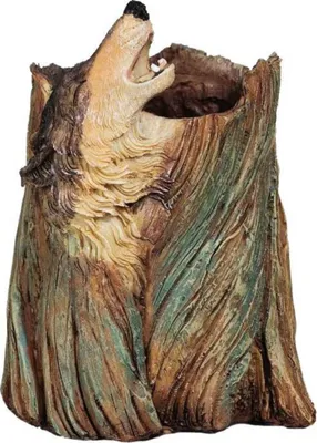 Produktbild von Stiftehalter Wolfskopf an Baumstamm
