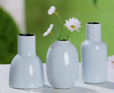Produktbild von Gilde, Deko-Vase, klein, "Piccolo", Metall, blau, L. 6.5 cm, B. 7.5 cm, H. 11.5 cm 52577 4063387525777 3 Stück (3-fach sortiert)