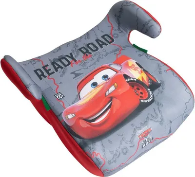 Produktbild von Tataway Disney Cars i-Size ECE R129/03 Sitzerhöhung. Kindersitzerhöhung für Kinder von 126 bis 150 cm Größe. Sitzerhöhung mit Cars-Grafiken, Kindersitz auf grauem Hintergrund.