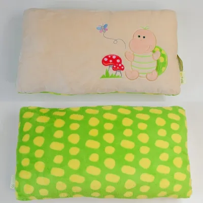 Produktbild von Teo Schildkröte Turtle Plüsch Kuschelkissen mit Stickerein 45x25cm grün