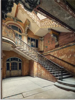 Produktbild von ARTland Glasbild Lost Places Verlassene Orte Treppenhaus Größe: 45x60 cm