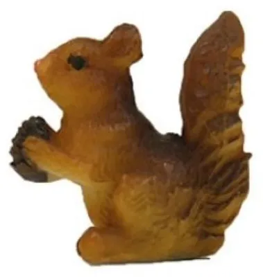 Produktbild von FADEDA Eichhörnchen   / Höhe:3 cm / handbemalt / detailgetreue Krippen Figuren - Weihnachten Tisch Dekoration Krippe Zubehör