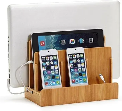 Zdjęcie produktu dla Bambusowa stacja ładująca do iPhone'ów, iPadów i tabletów