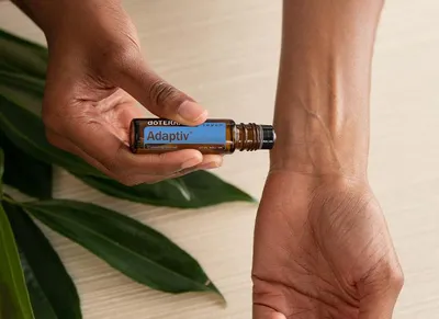 Image de doTERRA Adaptiv™ 10 ml – Mélange d'huiles essentielles équilibrant pour un meilleur équilibre intérieur