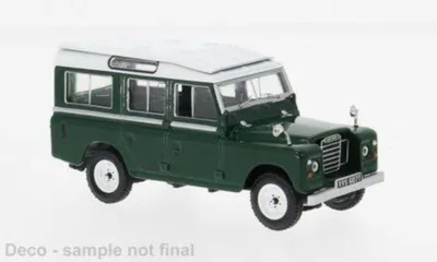 Zdjęcie produktu dla Ixo Models CLC616 Land Rover 109 Series III 1978, ciemnozielony z białymi elementami, skala 1:43