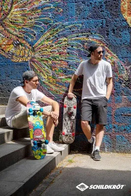 Produktbild von Kicker 31 Komplett-Skateboard für Anfänger – coole Funktionen, Deck-Designs zur Auswahl – konkaves Deck, Double-Kick, 9-lagiges Ahornholz, ABEC5-Kugellager