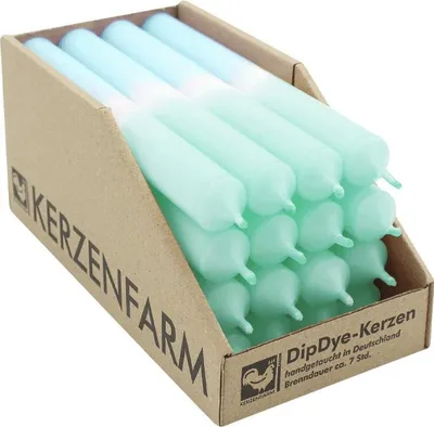 Produktbild von DIP DYE Stabkerzen aus Paraffin, 180/22 mm, Mint-Eisblau, KERZENFARM HAHN, Brenndauer ca. 7h, 16 Stück pro Verpackung