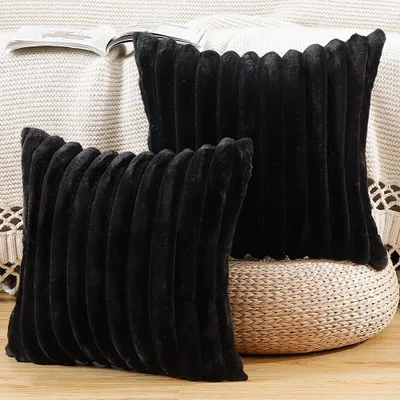 Produktbild von Set mit 2 dekorativen Kissenbezügen aus Kunstfell, flauschig, gestreift, weich, für Sofa und Schlafzimmer, schwarz, 40 x 40 cm