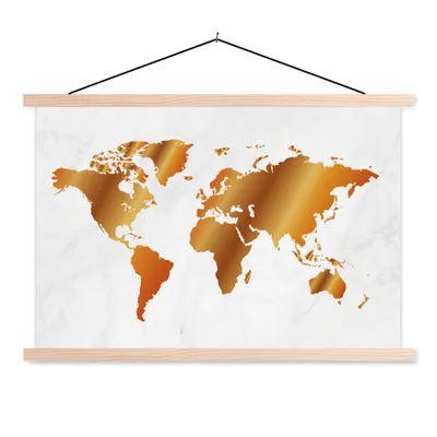 Produktbild von MuchoWow® Textilposter Weltkarte - Marmor - Gold 120x80 cm mit holzfarbenen Rahmen - Aufhängeset