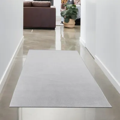 Produktbild von Moderner Teppich silber samtig weich pflegeleicht mit glamourösem Schimmer Größe - 80 x 150 cm