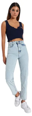 Immagine prodotto di Jeans da donna Trendyol, vita alta, gamba ampia, modello "mom jeans", colore azzurro chiaro, taglia 40