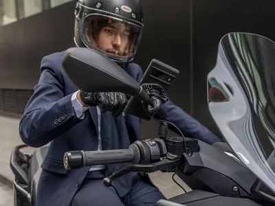 Obrázok produktu pre Držiak zrkadla QUAD LOCK na smartfón