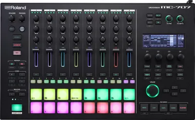 Produktbild von Roland MC-707 Groovebox B-Stock