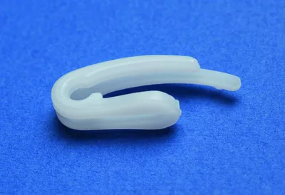 Obrázek produktu pro rewagi 200 háčky na záclony - dvojité pro záhybové pásky - 26 mm bílé