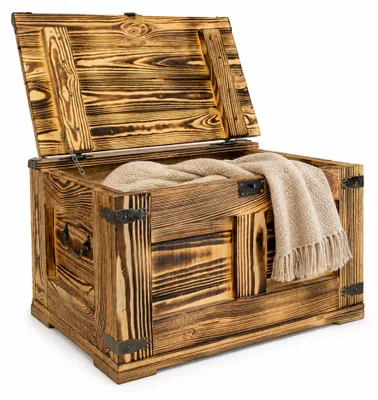 Produktbild von Holztruhe Barbossa | Geflammtes Massivholz | Aufbewahrungskiste | Vintage | Deckenbox | Schatztruhe | 48x36x31 cm
