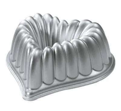 Produktbild von Nordic Ware -Elegant Heart Bundt