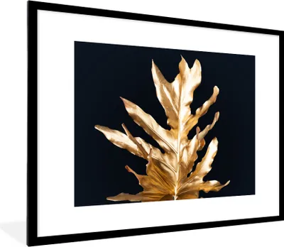 Produktbild von MuchoWow® Gerahmtes Poster Blätter - Gold - Herbst - Natur - Luxus 80x60 cm - Poster mit Schwarzem Bilderrahmen Wandposter Rahmen Foto Bilder - Schlafzimmer-Dekorationen - Fotoposter