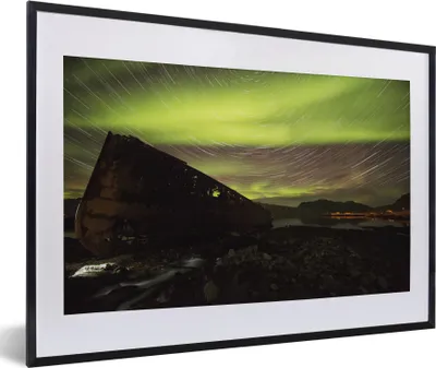 Produktbild von MuchoWow® MuchoWow® Gerahmtes Poster Nordlichter - Sterne - Island 60x40 cm - Poster mit zchwarzem Bilderrahmen - Schlafzimmer - Plakat in Rahmen - Drucken