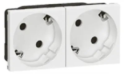 Immagine prodotto di Presa Schuko a 45 gradi Legrand, a 2 ganci (4 moduli) Colore: bianco 077252