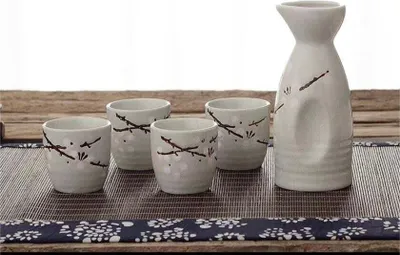 Produktbild von Fine Asianliving Sake Set Geschenkbox Weiß Blüten Handgemacht - Takashi Set/5