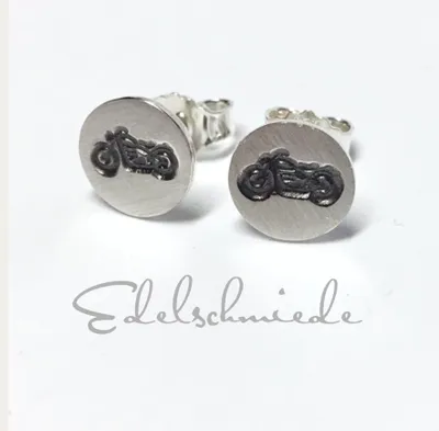 Produktbild von Ohrstecker 925 Silber matt mit Motorrad geschwärzt