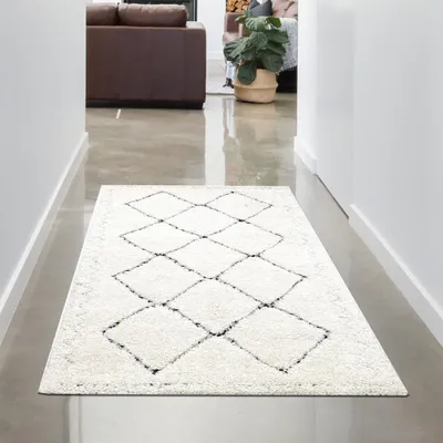 Produktbild von Moderner flauschiger Teppich mit geometrischem Muster Größe - 80x150 cm