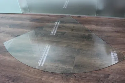 Produktbild von Viertelkreis 110x110cm - Funkenschutzplatte mit Dichtlippe