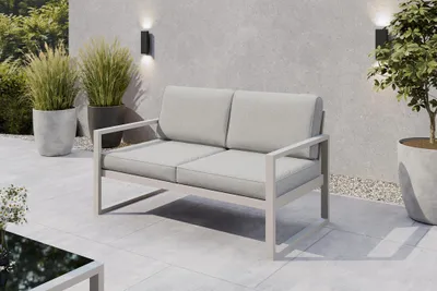 Produktbild von Margaret Hadas24 Gartensofa 2 Sitzer Outdoor Madera Lounge Couch Terrasse wetterfest Balkonmöbel Sitzbank mit Lehne, Gartenmöbel kaschmir, hellgrau
