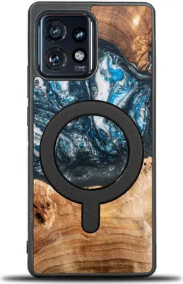 Produktbild von Holzhülle für Motorola Edge 40 Pro, Bewood Unique Planets Erde für MagSafe