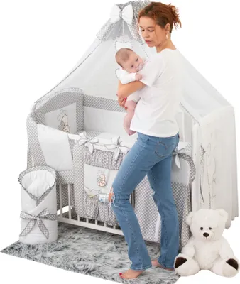 Produktbild von Babybettwäsche Komplettset 16 Teilig ohne Bett für Bettchen in Größe 60x120 aus 100% Baumwolle bestickt mit einem Teddybär mit Herz inkl. Moskitonetz Grau