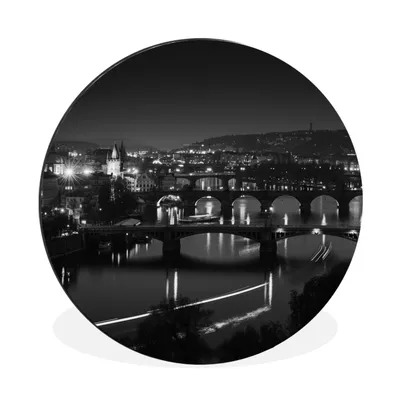 Produktbild von MuchoWow® Aluminium Wandkreis Prag - Nacht - Schwarz - Weiß Ø 90 cm Wanddeko Modern Wohnzimmer - Mauerkreis - Wandbilder - Runde Bild - Bild aus Aluminium - Schlafzimmer - Wohnzimmerdekoration - Wand Dekoration