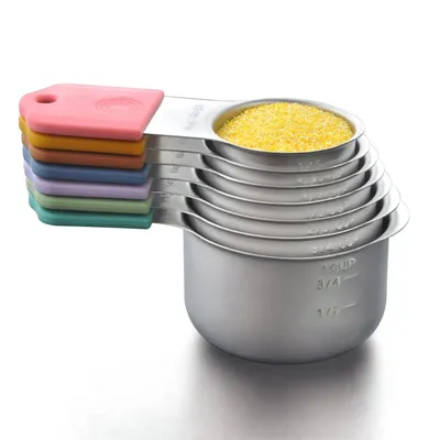 Produktbild von Magnetische Messbecher Set mit 7 robusten Messbechern aus Edelstahl für trockene und flüssige Zutaten