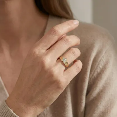 Produktbild von Starflare Ring – Damenring aus 375 Echtgold