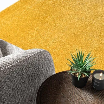Obrázek produktu pro Koberec Unyqoos® s nízkým vlasem, jednobarevný žlutý – 140×200 cm, polypropylen, 1850 g/m², moderní, vhodný do obývacího pokoje a ložnice, STANDARD 100 by OEKO-TEX