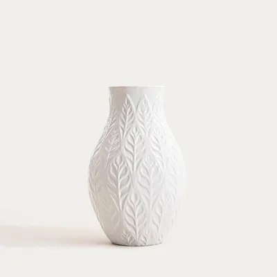 Zdjęcie produktu dla HOMLA NATTO Ceramiczny wazon z wytłoczeniami w kolorze ecru 15x15x24 cm