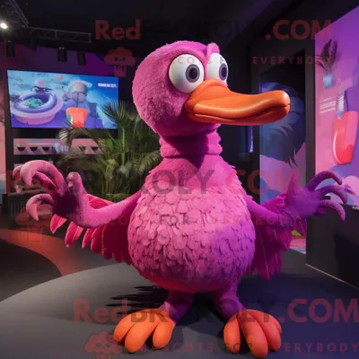 Produktbild von Maskottchenfigur REDBROKOLY eines lila Flamingos mit Bikini und Fäustlingen