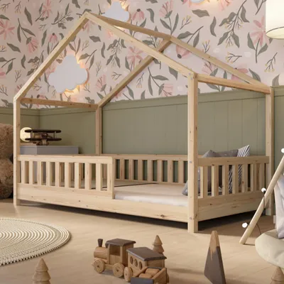 Produktbild von Crazy Pine Hausbett 200x140 cm – Kinderbett aus Naturholz – Bodenbett mit Höhenverstellbaren Beinen und Abnehmbarer Barriere - Crazy House