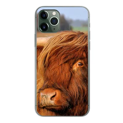 Produktbild von MuchoWow® Handyhülle Schutzhülle Hülle für iPhone 11 Pro Schottischer Highlander - Gras - Baum Silikon Softcase Handy Hülle - Handy
