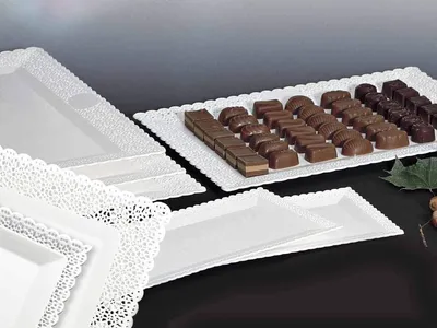 Produktbild von Set mit 3 rechteckigen, dreieckigen Tabletts in Weiß, 35 x 13 cm