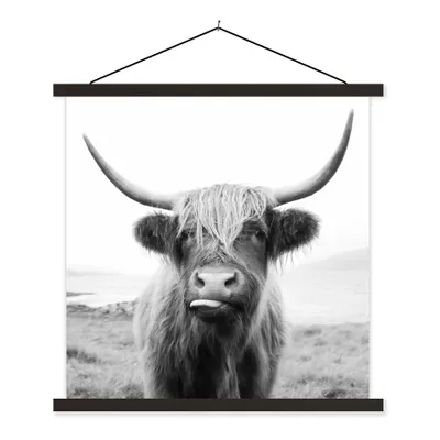 Produktbild von MuchoWow® Textilposter Tiere - Schottischer Highlander - Kuh - Schwarz - Weiß 120x120 cm mit schwarzem Rahmen - Aufhängungsset