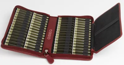 Produktbild von Hausapotheke Globuli Leder (ohne Gläser) | RFID | 16-560 Schlaufen| OMEO® rot 60er